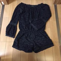 黒レースロンパースのサムネイル