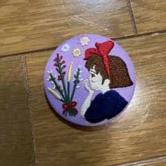 魔女の宅急便 刺繍缶バッジ キキのサムネイル
