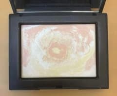 NARS ライトリフレクティング プラズマティックパウダー　02555 限定品のサムネイル