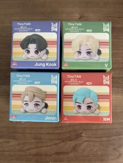 TinyTAN Dynamite 키홀더 4개 세트