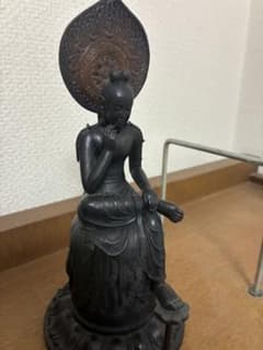 isumu イスム 菩薩半跏像 中宮寺 仏像フィギュアのサムネイル