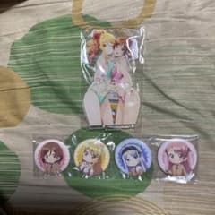 クラスの大嫌いな女子と結婚することになった。アクリスタンド&缶バッジセットのサムネイル