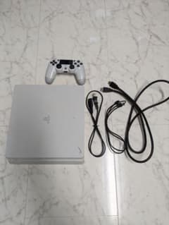 PlayStation®4 グレイシャー・ホワイト 500GB CUH-200…のサムネイル