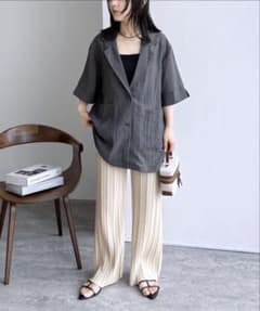 reca セミワイドプリーツパンツ　オフホワイトのサムネイル