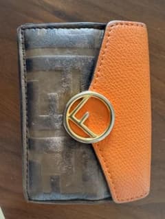 FENDI 三つ折り財布 ズッカ柄 オレンジ - メルカリ