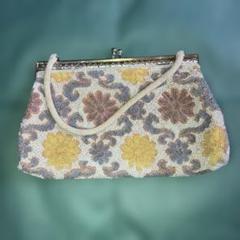 ビーズ刺繍 ゴールド クラッチバッグ　昭和レトロ ビーズ刺繍 花柄 クラッチバッグ 昭和 レトロ - メルカリ