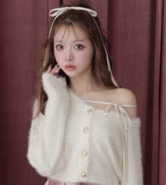 Mmeeme One shoulder ribbon shaggy topsのサムネイル