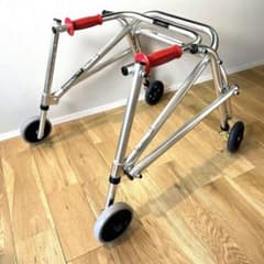 美品 PCW ウォーカー 歩行器 W2B - メルカリ