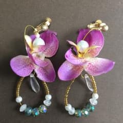 ハンドメイド  イヤリングのサムネイル