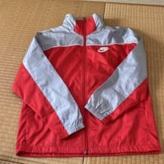 NIKE ウィンドブレーカー レッド×グレーのサムネイル