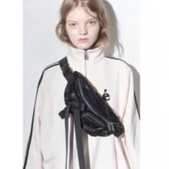 epine ribbon satin 2way body bag - メルカリ