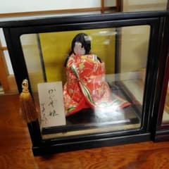 市松人形 伝統的な日本人形のサムネイル