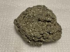 パイライト鉱石・0.7kg【全体的に輝く美しい鉱石となります、美品 