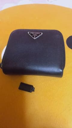 PRADA★あけんさまのサムネイル