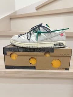 Off-White × Nike Dunk Lowのサムネイル