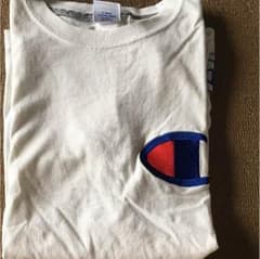 チャンピオンのTシャツのサムネイル