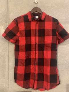 H&M　赤黒チェック 半袖シャツのサムネイル