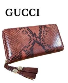 グッチ　GUCCI パイソン　蛇皮　ラウンドファスナー　フリンジのサムネイル