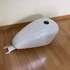 スポーツスター　未使用3.3ガロンタンク　インジェクションのサムネイル