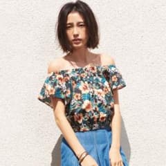naaa様専用 Avan Lily(アヴァンリリー) アロハ柄 オフショルダーのサムネイル
