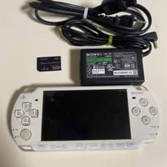 【動作品】PSP-2000 本体 ホワイト 充電器・4GBメモリ付 バッテリー無のサムネイル