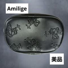 【Amilige】 美品くぎベア型押し総柄 ポーチ ブラックのサムネイル