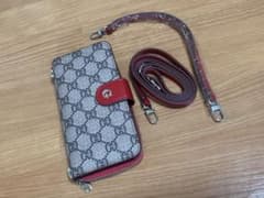 Gロゴ モノグラム柄 スマホショルダーバッグ レッド - メルカリ
