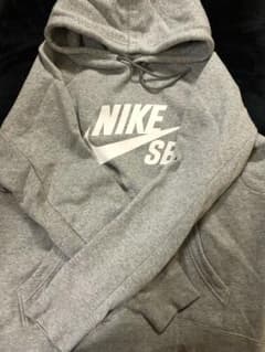 パーカー NIKEのサムネイル