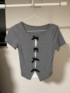 グレー 半袖Tシャツ フロントリボン付きのサムネイル