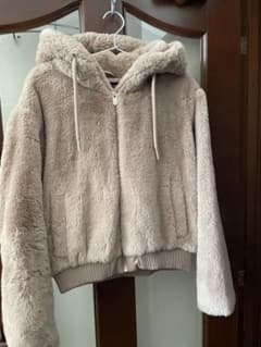 ZARAのボアパーカーのサムネイル