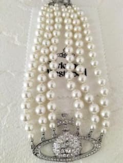 【新品 未使用】美品 　3連パール ネックレスのサムネイル