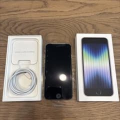 Apple iPhone SE (第3世代) ホワイト　128GBのサムネイル