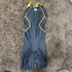 アリーナ競泳水着レディースM さらに値下げのサムネイル