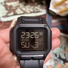 人気！強度も強い！NIXON ニクソン Regulus レグルス  ブラック中古のサムネイル