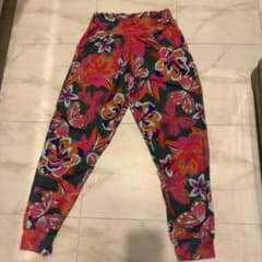 Linda Works ヨガパンツ 花柄　Sのサムネイル