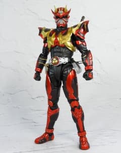 S.H.Figuarts 仮面ライダー装甲響鬼（アームドヒビキ）中古品 - メルカリ