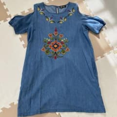刺繍入りデニムブルー半袖ワンピースのサムネイル