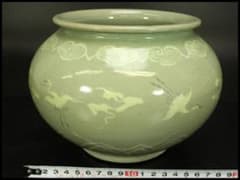 高麗青磁 雲鶴紋 壷(P302) 高麗青磁 雲鶴紋 壷(P302) - メルカリ
