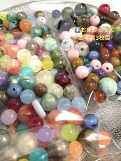 17番 アクリルビーズ ランダム おまけビーズあり。のサムネイル