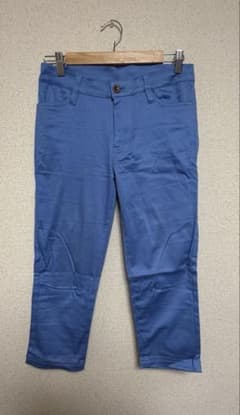 青いカジュアルパンツ スリムフィットのサムネイル
