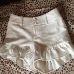 ホワイトラメ入りショートパンツのサムネイル