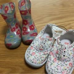 さえ様専用です★bebe★レインブーツ&H&M花柄スニーカーセットのサムネイル