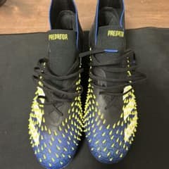 adidas Predator soccer shoes shipped within 24 hours