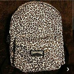 スラッシャー リュック 白黒のサムネイル
