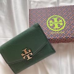 トリーバーチ三つ折り財布のサムネイル