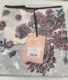 stina スティナ 新品未開封 ダリア Dahlia stina スティナ 新品未開封 ダリア Dahlia - メルカリ