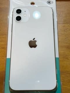 iPhone 11 ホワイト 128 GB docomoのサムネイル