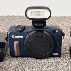 【美品】Canon EOS M2 ネイビー 広角レンズ 90EX付 ミラーレス 美品】Canon EOS M2 ネイビー 広角レンズ 90EX付 ミラーレス - メルカリ