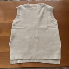 無印良品　春物ベストのサムネイル