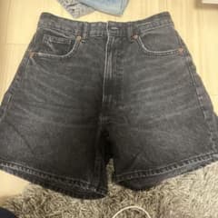 ZARA ブラック デニムショートパンツのサムネイル